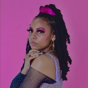 Meet your Posher, Destiny